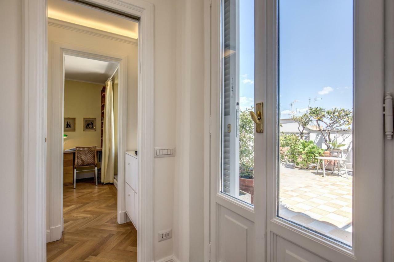 Attic With Terrace Overlooking St Peter'S Basilica Daire Roma Dış mekan fotoğraf