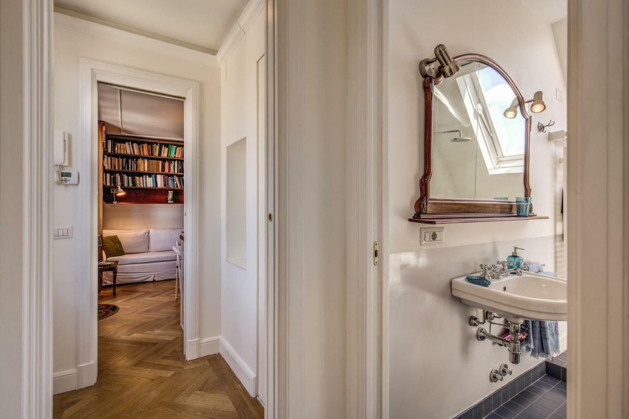 Attic With Terrace Overlooking St Peter'S Basilica Daire Roma Dış mekan fotoğraf