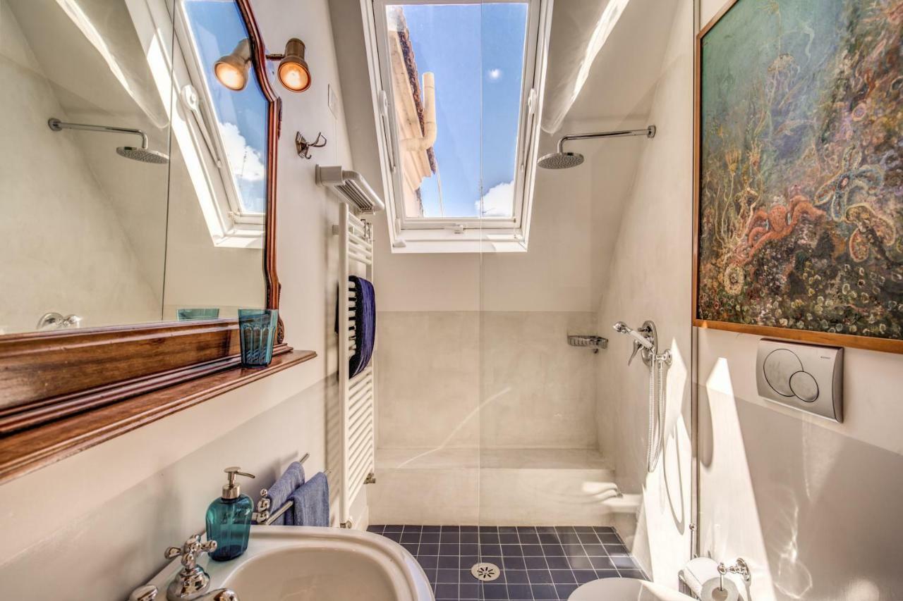 Attic With Terrace Overlooking St Peter'S Basilica Daire Roma Dış mekan fotoğraf