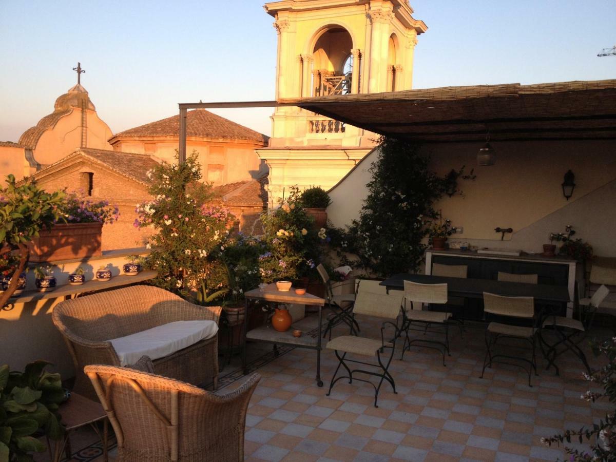 Attic With Terrace Overlooking St Peter'S Basilica Daire Roma Dış mekan fotoğraf